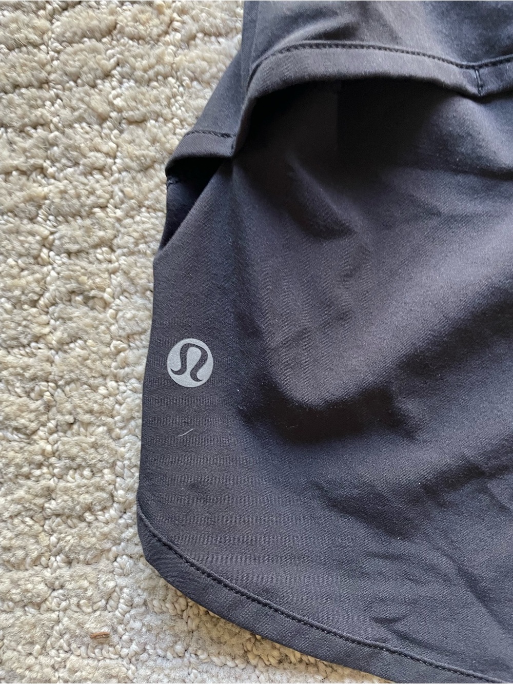 Lululemon Speed Up Short in Black Size 8 - Picture 4 of 5
